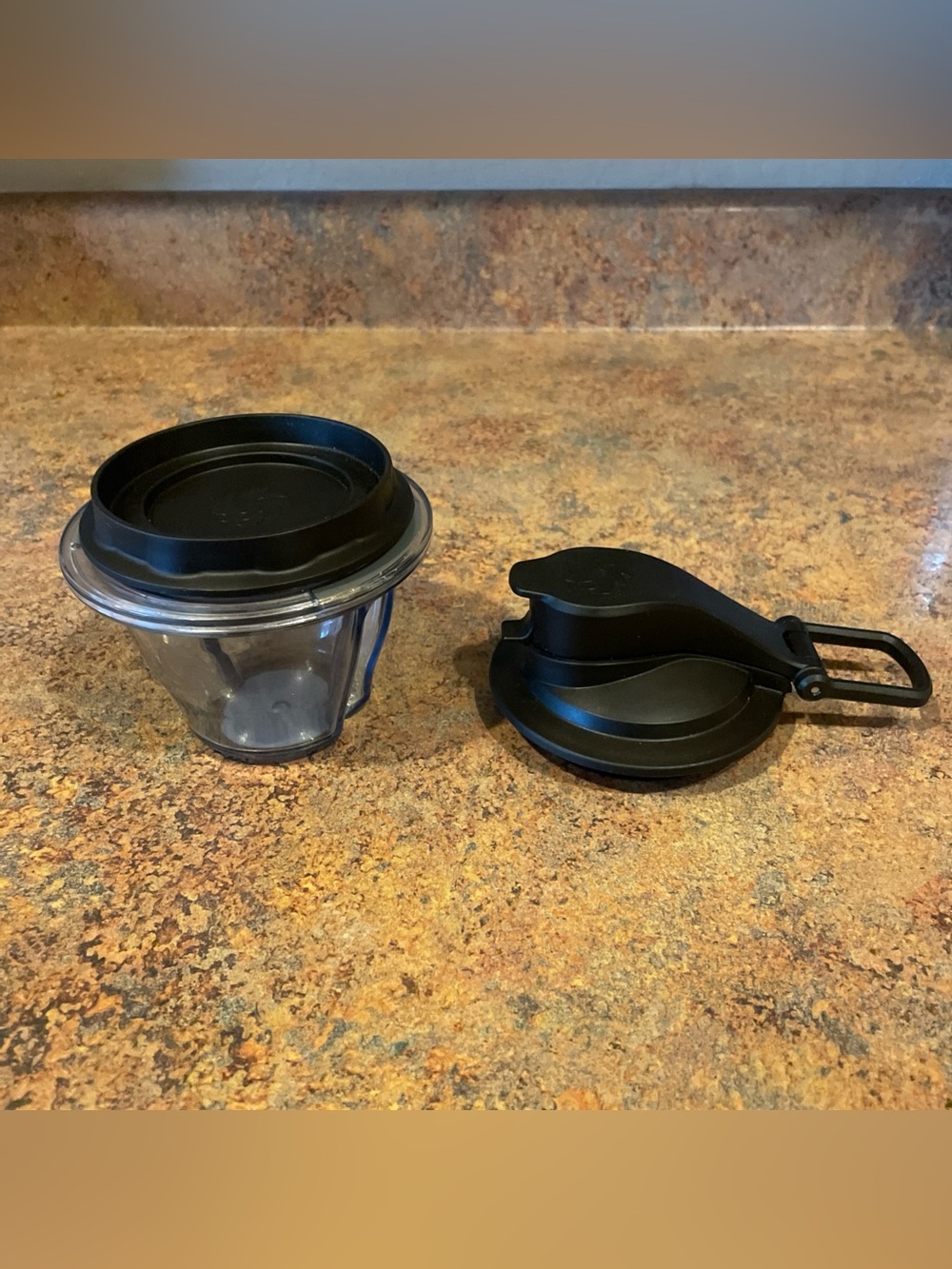 Vitamix Small Blending Bowl Jar w/ Storage & Drink Lids